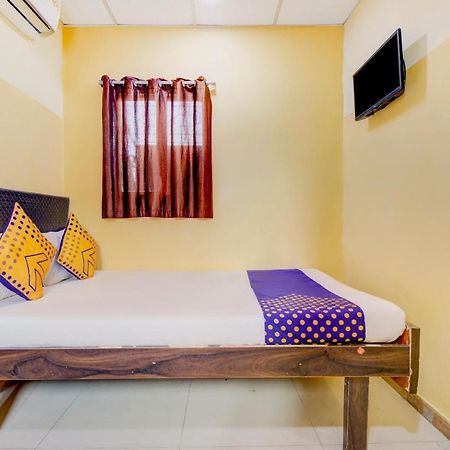 مومباي Oyo 70661 Hotel Al Makkah Managed By Hotel Paris المظهر الخارجي الصورة