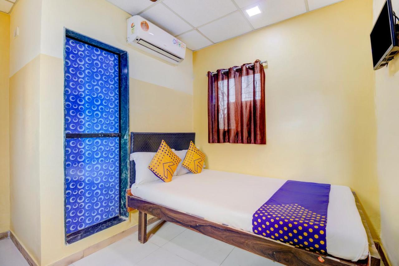 مومباي Oyo 70661 Hotel Al Makkah Managed By Hotel Paris المظهر الخارجي الصورة
